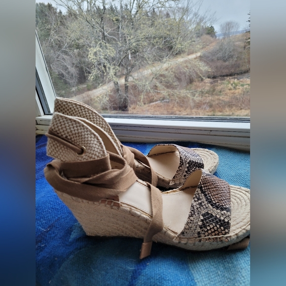 3/30$: 💖NEVER WORN Vince Camuto Levernta Wedge Espadrille Sandals💖 - Picture 6 of 8